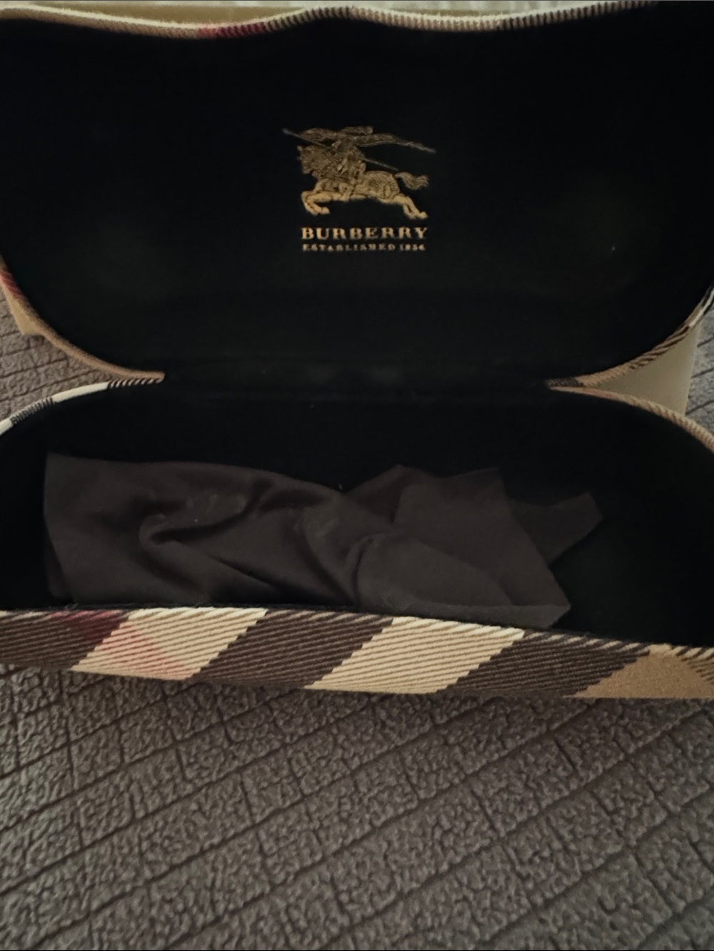 Burberry Gray Gradient Oversized Women's Sunglasses - Picture 4 of 4